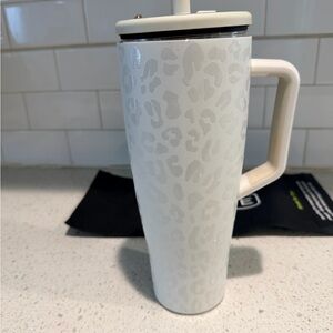 Brumate Era 40oz. White Leopard